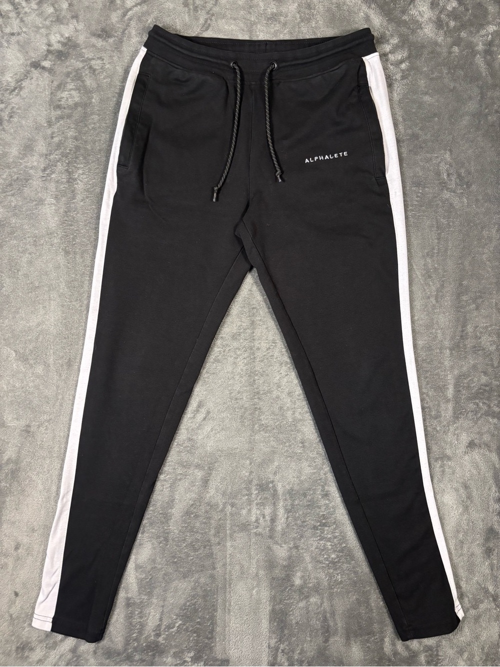 ALPHALETE‎ JOGGER BLACK AND WHITE MENS MEIDUM